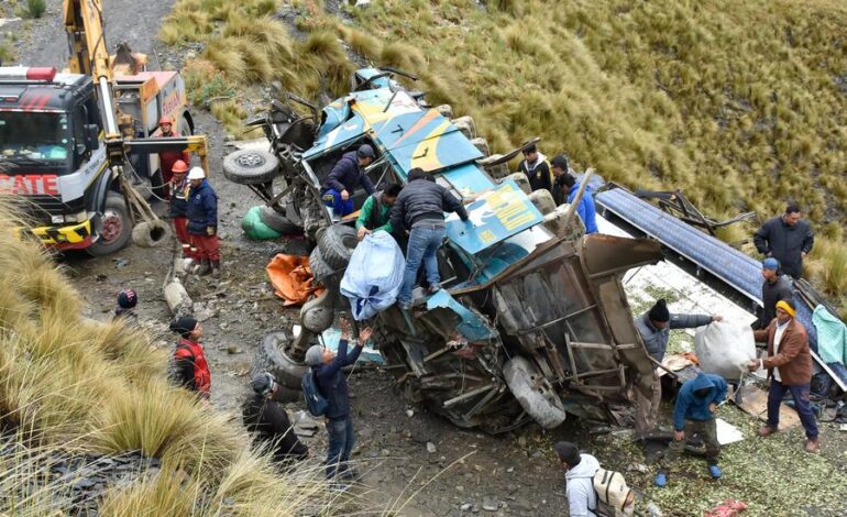 Bolivia: grave accidente de tránsito dejó unas 25 personas fallecidas