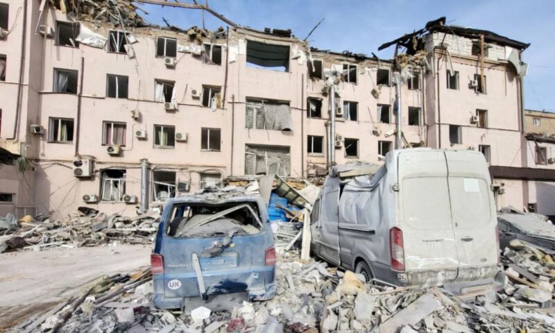 Rusia y Ucrania intercambian prisioneros antes de una breve tregua por la Pascua ortodoxa