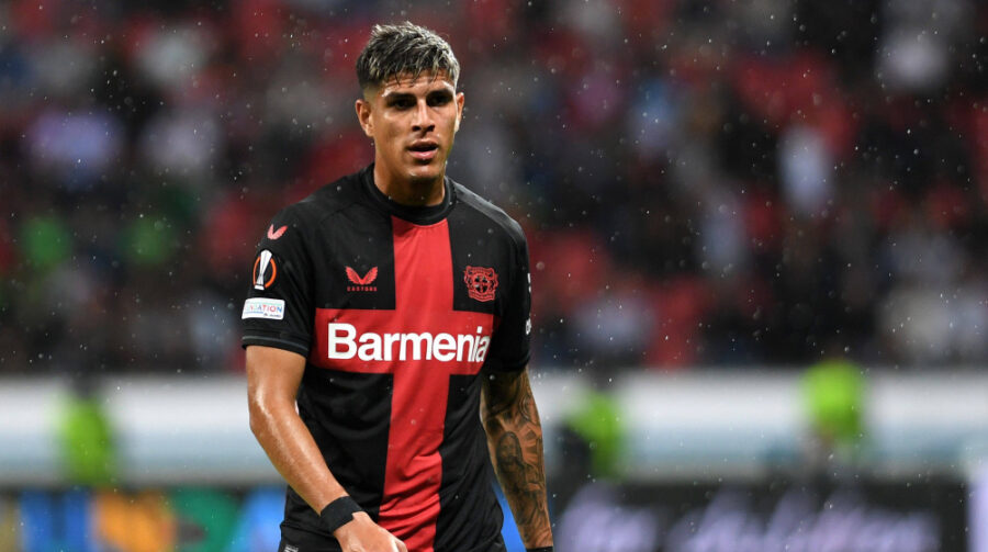 Piero Hincapié sigue enamorando a los aficionados de Arsenal con sólidas actuaciones en la Premier League