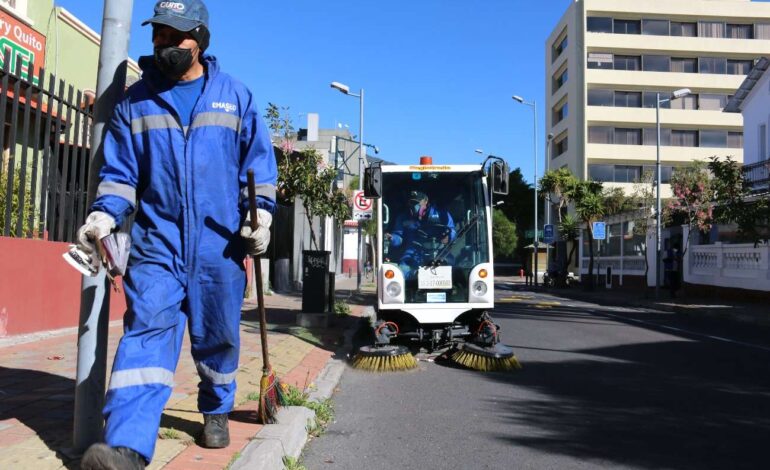  Servicios de aseo y limpieza se cumplirán con normalidad en este feriado anuncia el Municipio de Quito