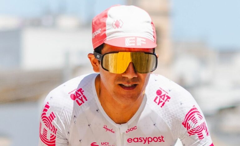  Carapaz escala puestos en la general del Giro de Italia