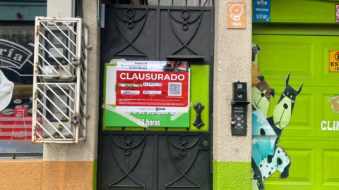 Clausuran clínica veterinaria en Quito, vendía medicamentos caducados