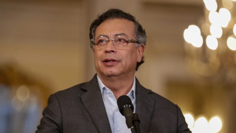 Gustavo Petro condiciona corredor humanitario para venezolanos desde Ecuador