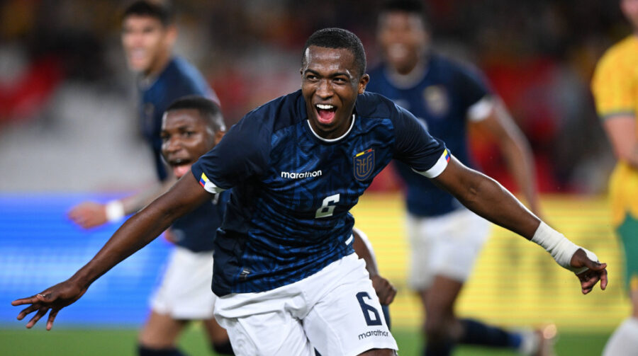 The Best: Willian Pacho fue elegido dentro del once ideal de la temporada