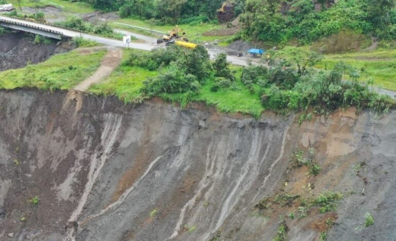 Gobierno declara emergencia vial en Zamora Chinchipe y Napo
