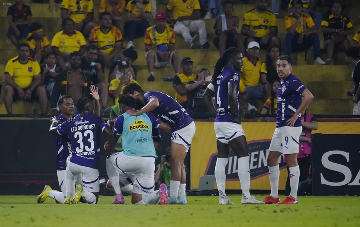 LDU festejó a Guayaquil con un triunfo sobre Barcelona en el Monumental