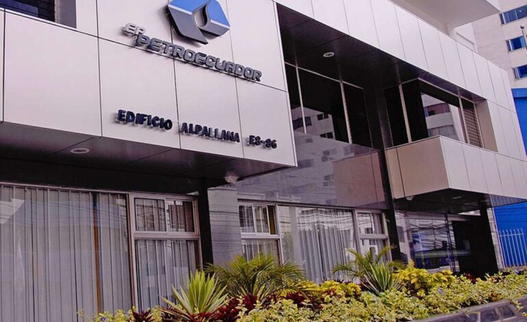 936 empleados con sueldos sobrevalorados desvinculados de Petroecuador