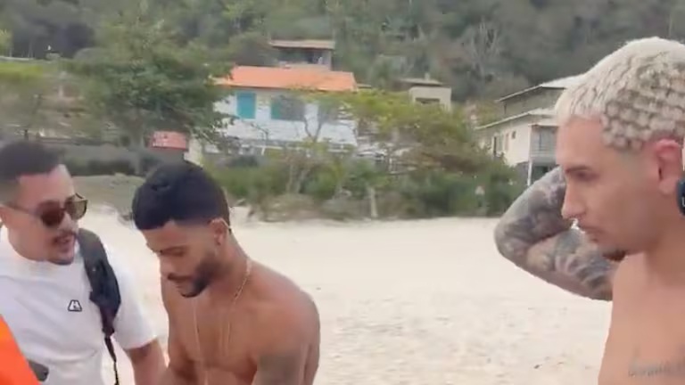 Capturan a líder de banda criminal mientras tomaba sol en la playa