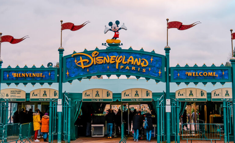  Terror en Disneyland: mujer muere luego de subirse a una de las atracciones del parque