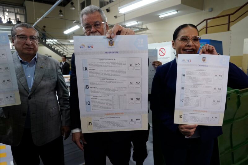 Proceso de impresión de papeletas para el Referéndum y Consulta Popular avanza