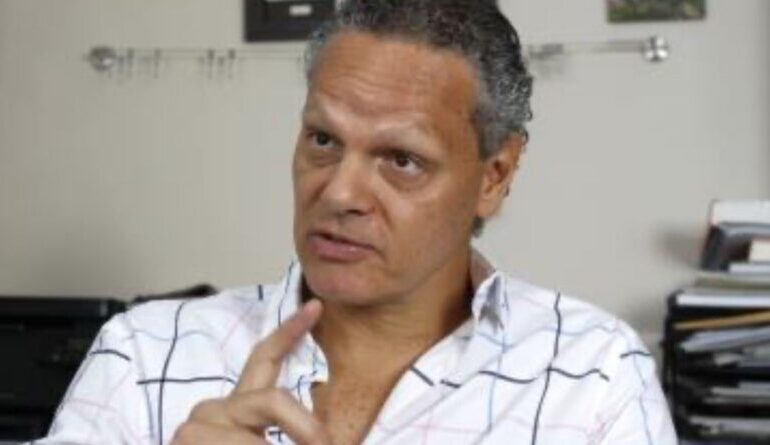  Esteban Paz pone contra las cuerdas a Isaac Álvarez