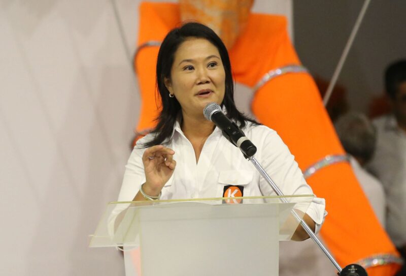 Keiko Fujimori toma pequeña ventaja ante su contendiente Roberto Sánchez