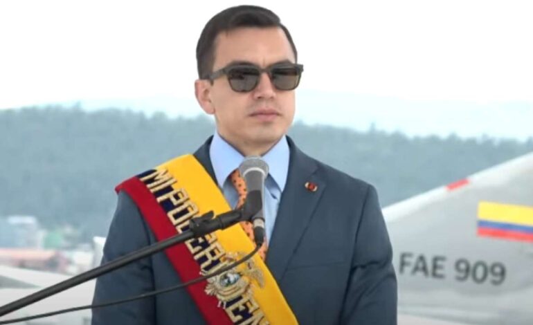 «Gracias a ustedes el país no cayo en manos de quienes buscan dividirlo» dice Daniel Noboa durante la ceremonia de la FAE