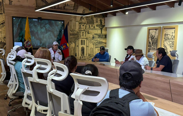 Otavalo se sentó en la mesa de diálogo con el Gobierno