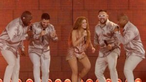 El concierto de  Shakira en Cali presento un momento incómodo, una fanática habría cometido ‘chasco’ en pleno show
