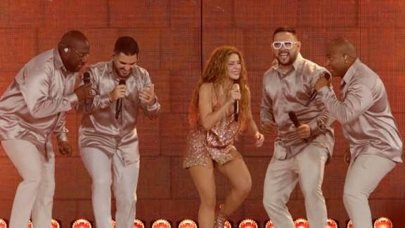 El concierto de  Shakira en Cali presento un momento incómodo, una fanática habría cometido ‘chasco’ en pleno show