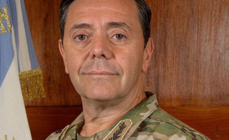 El ministerio de Defensa argentino estará a cargo de un militar por primera vez desde el regreso a la democracia en 1983