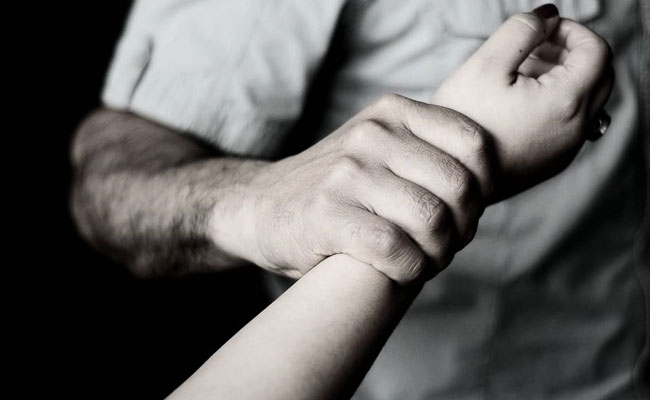 El fundador de Rana Sabia es condenado a 12 años de prisión por violación