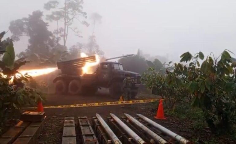 Los militares destruyen 12 hectáreas de minería ilegal en Azuay
