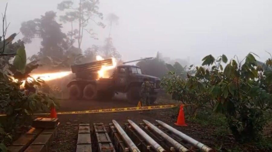 Los militares destruyen 12 hectáreas de minería ilegal en Azuay