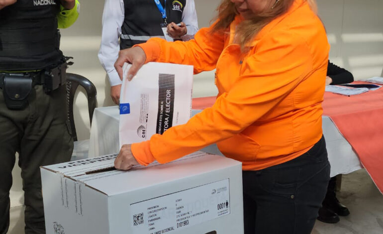 Jornada electoral se inicia con votación de los PPL y voto en casa