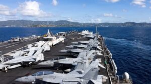 Tras ultimátum de Trump, el portaviones más grande del mundo se acerca a Venezuela