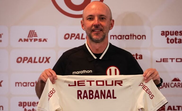 Javier Rabanal fue presentado como nuevo técnico de Universitario de Perú
