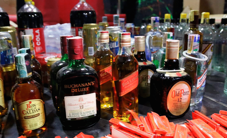  10.000 botellas de licor adulterado incautadas en Quito