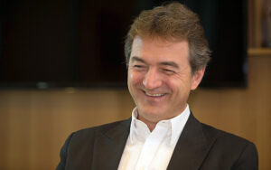 Empresario brasileño viajó a Venezuela para convencer a Maduro de que renuncie.