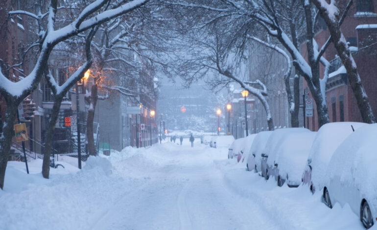 Nueva York: Aerolíneas cancelan más de 1.000 vuelos debido a la temporada invernal de fin de año.