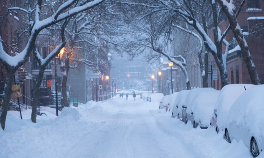 Nueva York: Aerolíneas cancelan más de 1.000 vuelos debido a la temporada invernal de fin de año.