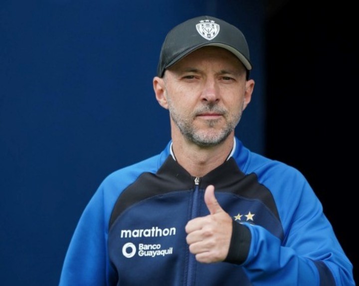 Javier Rabanal, técnico campeón de la LigaPro se va de Independiente del Valle