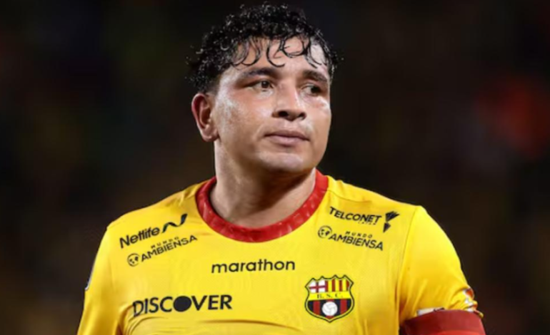  Tragedia: fue asesinado Mario Pineida El jugador de 33 años, que estaba acompañado de su pareja y su madre, fue atacado cuando se encontraba en una carnicería.