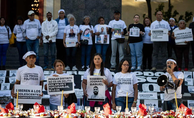 Maduro libera decenas de presos políticos tras más de un año bajo custodia del régimen de chavista