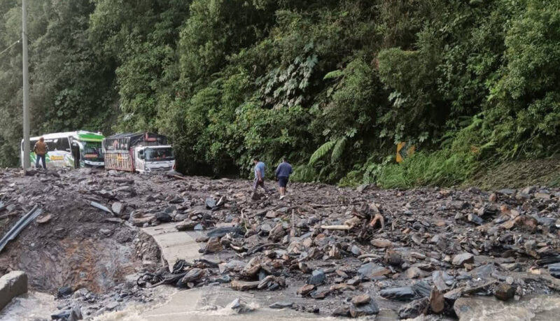 Fuertes lluvia dejan vias cerradas en Morona Santiago y múltiples daños en Alausí