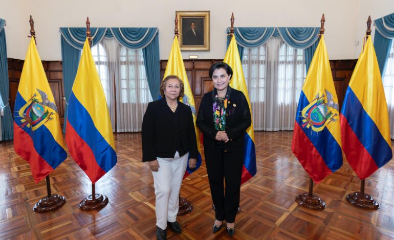 Cancilleres de Ecuador y Colombia mantuvieron una reunión privada