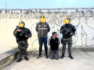 Policía detiene a presunto culpable de asesinato a un guardia en asalto a una cafetería en el norte de Quito