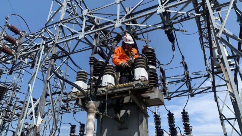 Ecuador obtuvo USD 500.000 en cooperación no reembolsable de la CAF para reforzar el sistema eléctrico nacional