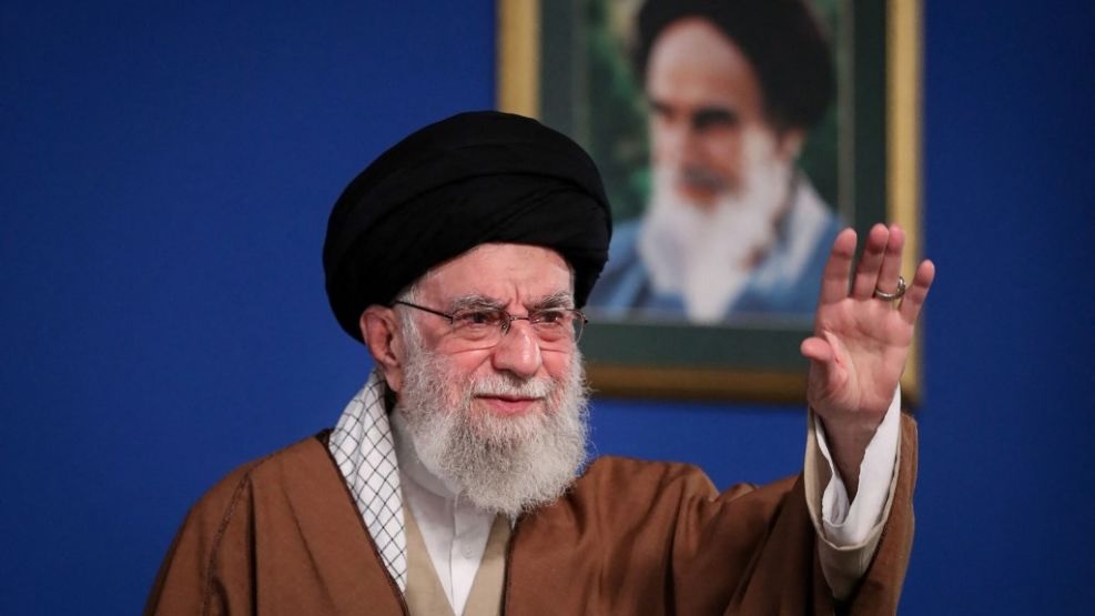Televisión pública iraní transmite el anuncio de la muerte de Alí Jamenei: así fue el momento