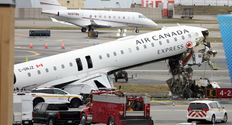 Encontraron la caja negra del avión que colisionó en Nueva York con un camión de bomberos