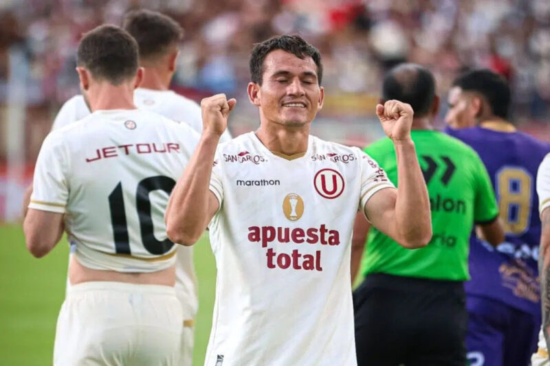 Jairo Vélez, jugador ecuatoriano de nacimiento jugará en la selección peruana