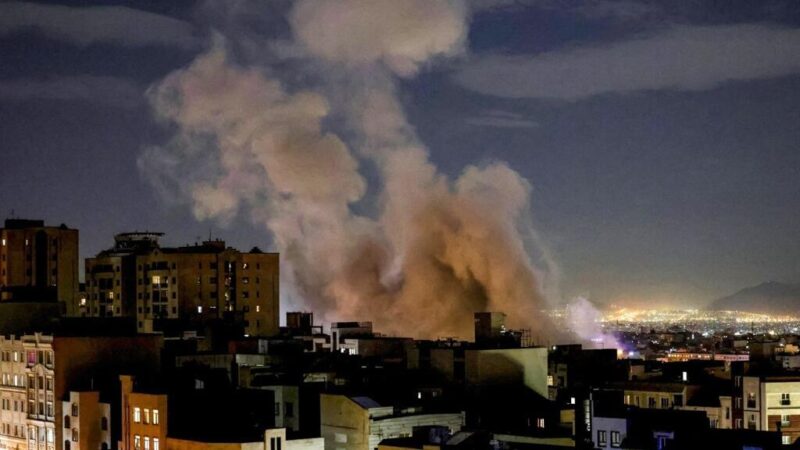 Teherán entra en pánico tras ataques de Israel y EE UU