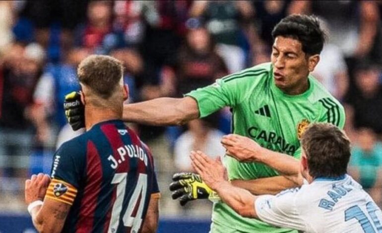 El violento arquero argentino Esteban Andrada fue suspendido por 13 partidos tras agredir al defensa del Huesca
