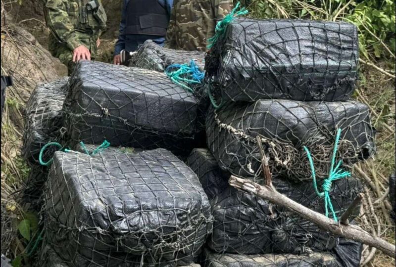 Un operativo conjunto del Ejército Ecuatoriano y el Comando Sur de Estados Unidos permitió incautar 4,5 toneladas de cocaína en Manabí