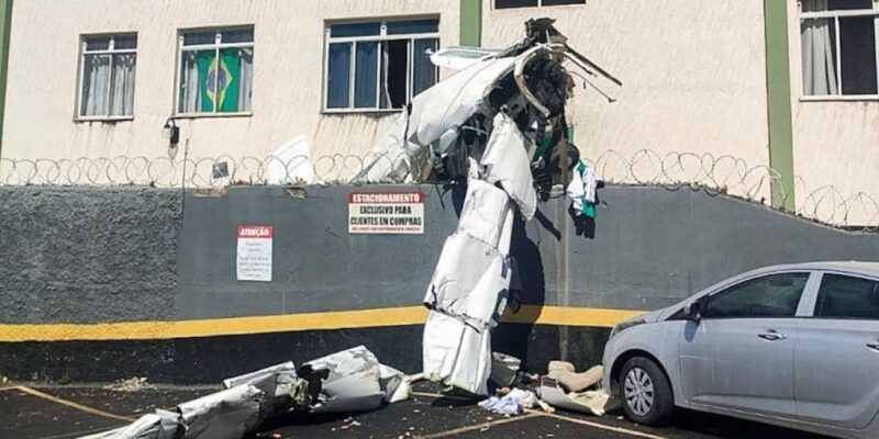 Brasil: Al menos dos muertos y tres heridos al estrellarse una avioneta contra un edificio residencial | VIDEO