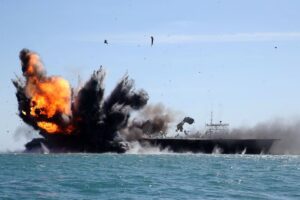 Un barco de Corea del Sur sufre una “explosión” e “incendio” en el estrecho de Ormuz