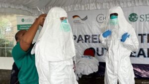 Uganda suspende transporte terrestre de pasajeros y vuelos con República Democrática del Congo por el ébola
