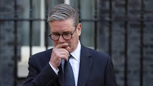 Reino Unido: Aumenta presión sobre el primer ministro Keir Starmer para que dimita