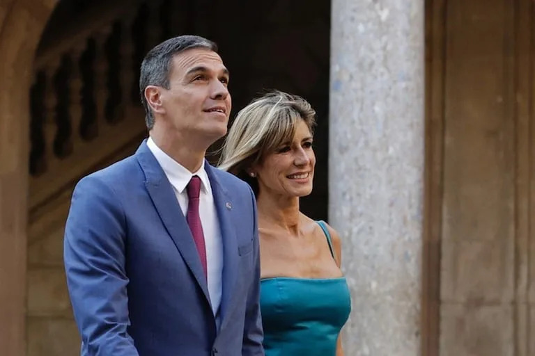 Un juez quita el pasaporte y envia a juicio a la esposa del presidente de gobierno español Begoña Gómez