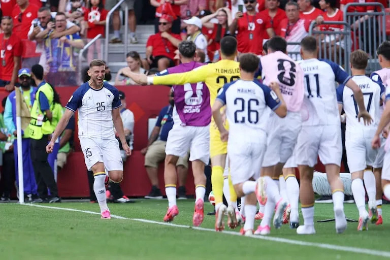 Canadá 0 vs 1 Bosnia Herzegovina a falta de 15 minutos